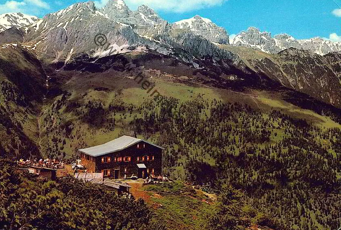 Historische Ansichtskarte der Elferhütte im Sommer
