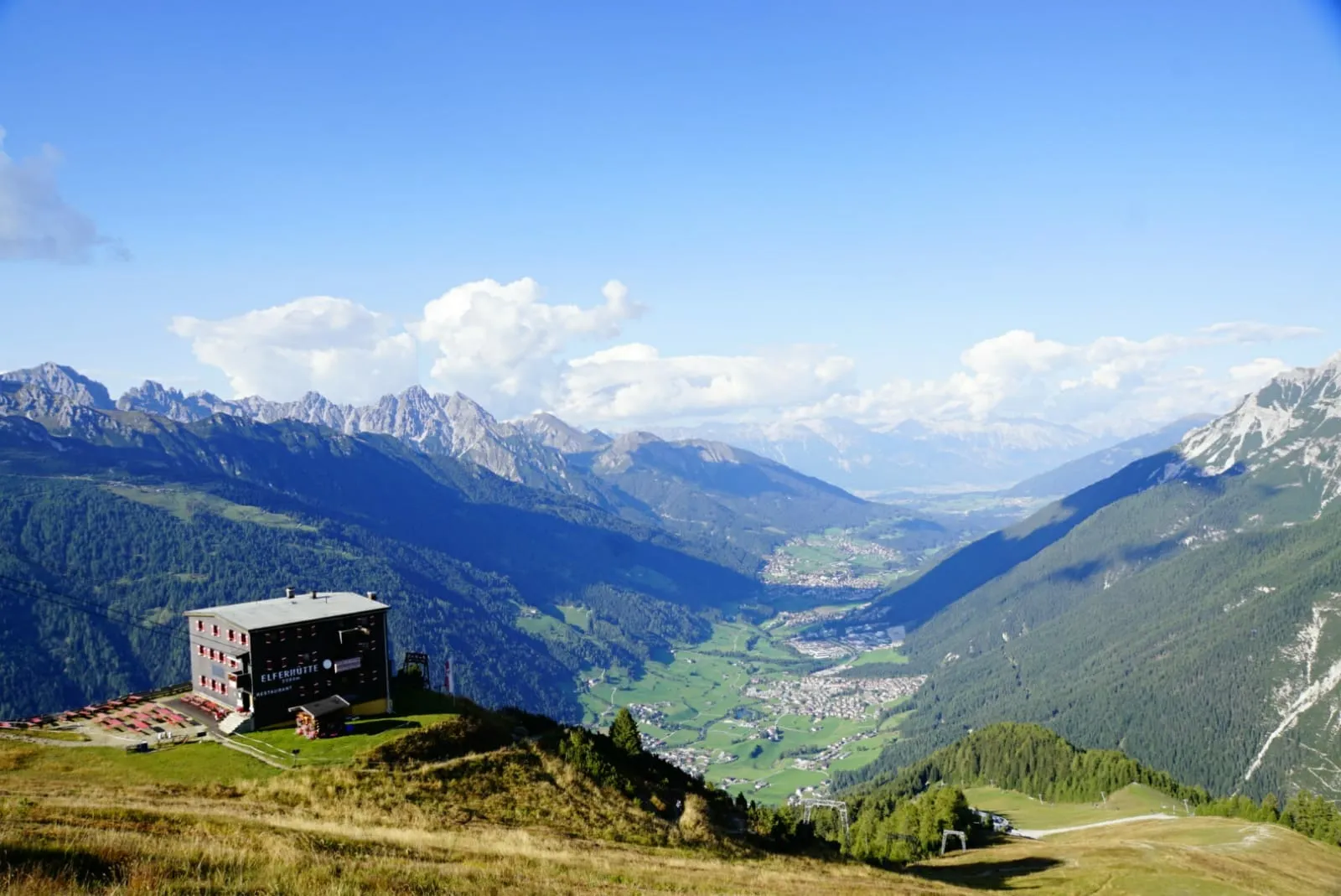 Weiter Blick ins Stubaital